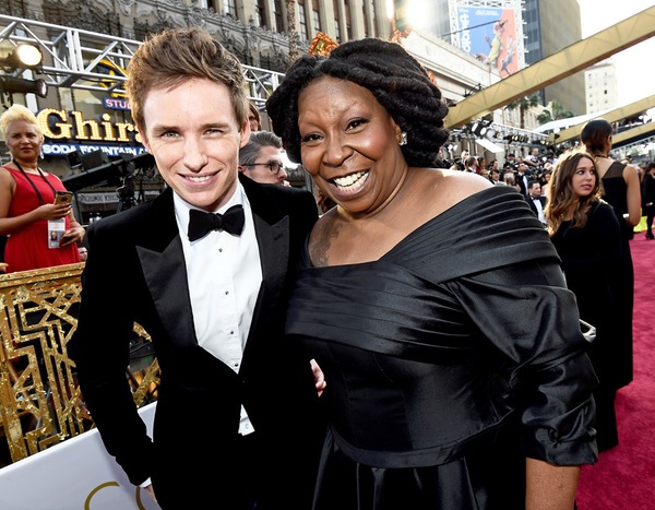 Eddie Redmayne & Whoopi Goldberg from Oscars 2016 Candid Moments | E! News